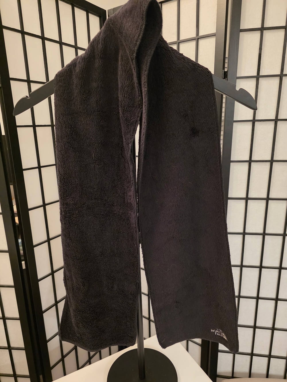 The North Face Women’s Black Plush Scarf ~ One Size